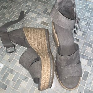 NWOT Gray Wedges